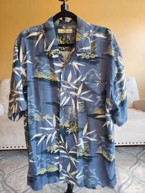 Tommy Bahama 100% Silk Hawaiian Shirt Men’s Large L/G Blue Tropical Aloha Button